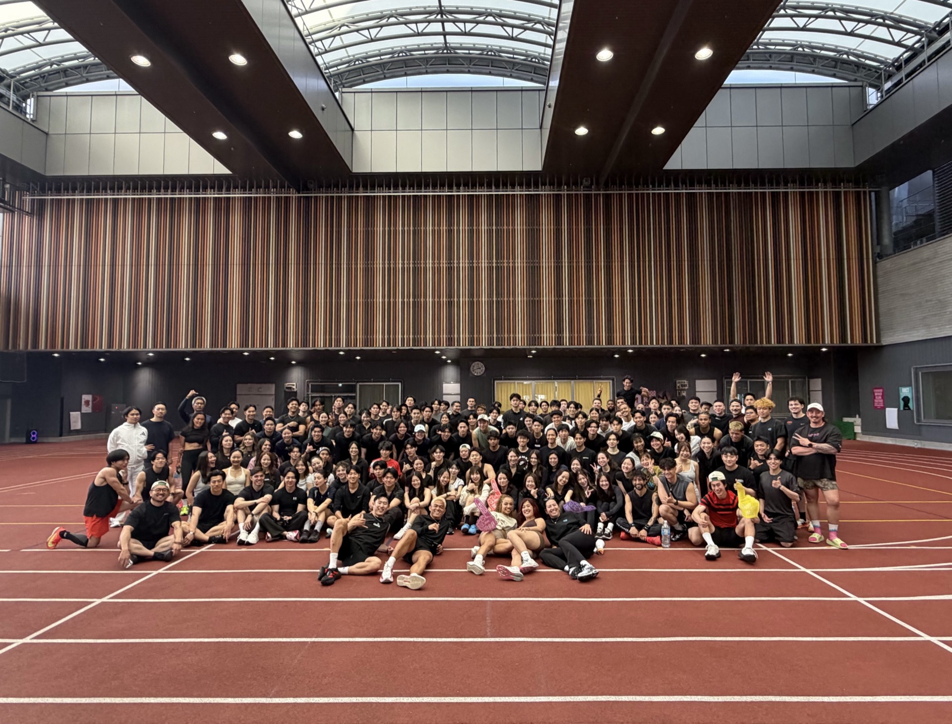 KNCT UNIVERSITY コミュニティの集合写真
